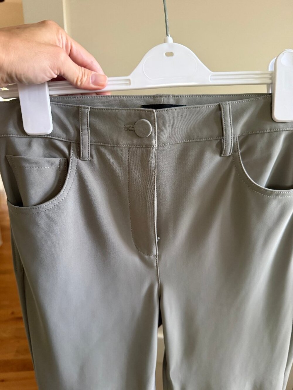 Theory Gray Trousers, Size 4, Never Worn